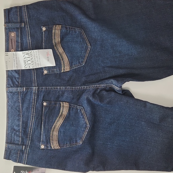 NWT Style & Co Bootcut Rinse Wash Size 12 Curvy Boot CUT Jeans - Picture 16 of 17